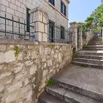 Zeus Faber Apartment-luksuzna Oaza U Centru Grada *