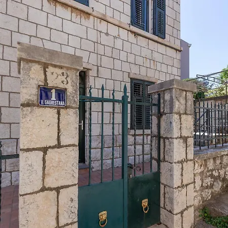 Zeus Faber Apartment-luksuzna Oaza U Centru Grada Apartman *