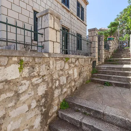 Zeus Faber Apartment-luksuzna Oaza U Centru Grada *